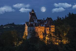 Draculaschloss Törzburg im Mondschein