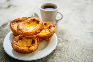  Pastel de Nata und Espresso