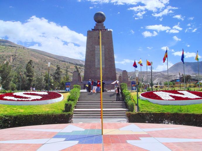Das Äquator Denkmal bei Quito