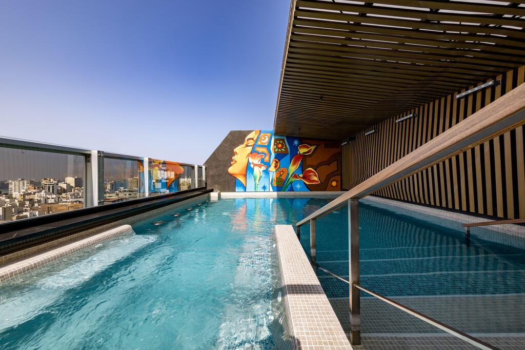 Rooftop Pool 