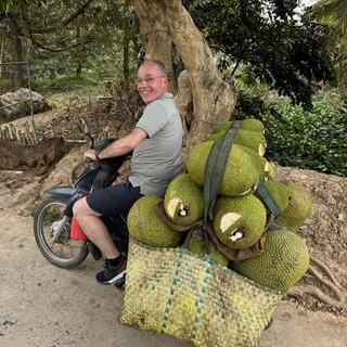 SKR Gast Mohammed auf einem Motorrad in Vietnam