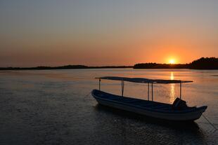 Sonnenuntergang über dem Fluss Saloum