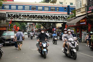 Straßenverkehr in Hanoi