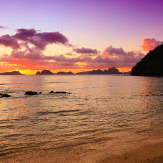 Sonnenuntergang am Strand in El Nido