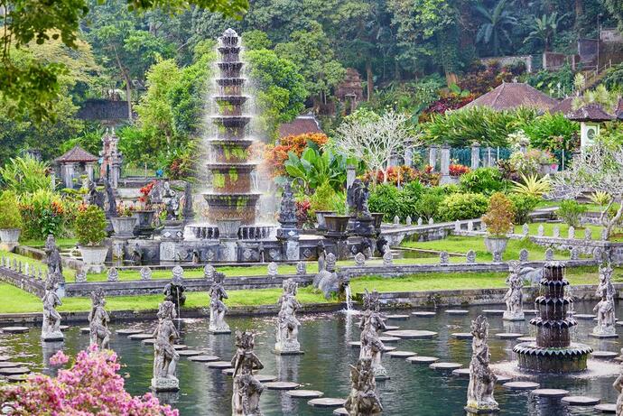Wasserpalast im Dorf Tirtagangga