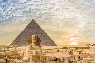 Sphinx mit Pyramide Ägypten Sehenswürdigkeit
