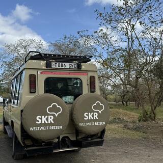 Ein Safari-Fahrzeug von SKR
