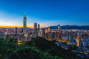 Blick auf die Skyline von Taipei