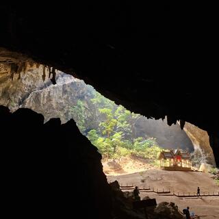 Ein Tempel in einer Höhle in Vietnam