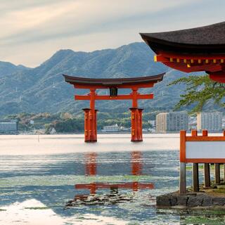 Das berühmte Floating Torii Tor auf der Insel Miyajima 