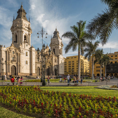 Kathedrale und Hauptplatz in Lima