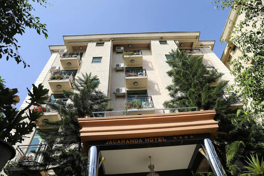 Außenansicht des Jacaranda Hotels 