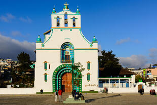 Kirche im indigenen Bergdorf San Juan Chamula