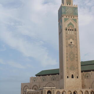 Hassan-II-Moschee mit SKR-Reiseleiter