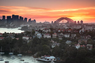 Sonnenaufgang über Sydneys Hafen 