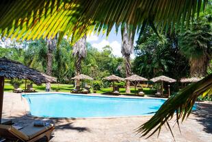 Swimmingpool in der Arumeru Lodge