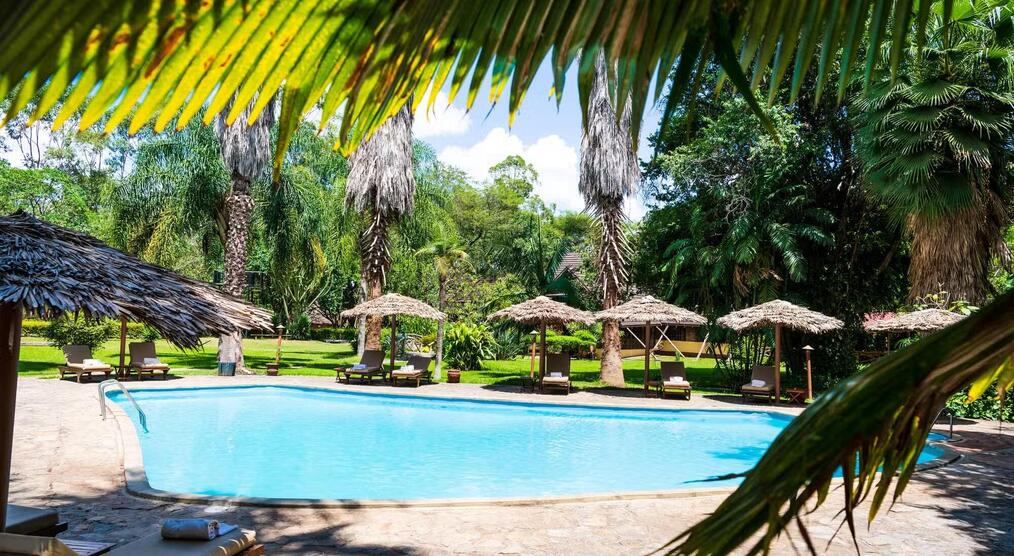 Swimmingpool in der Arumeru Lodge
