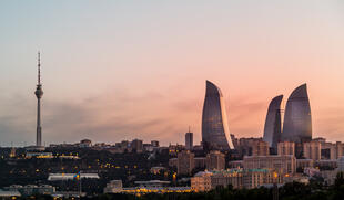 Baku bei Sonnenuntergang