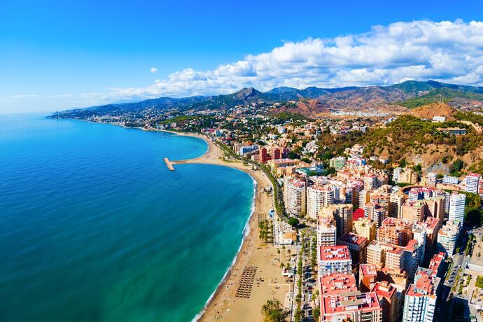 Blick auf die Küste von Málaga in Andalusien auf einer Spanien Rundreise