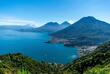 Blick auf den Atitlán-See mit den Vulkanen San Pedro, Atitlán und Tolimán