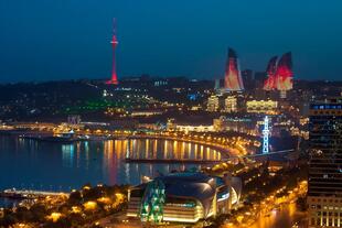 Baku bei Nacht 