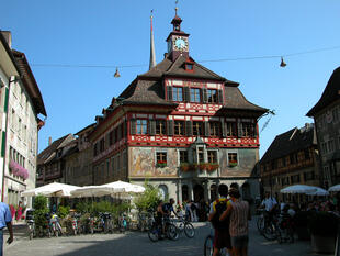 Das Rathaus in der historischen Altstadt von Stein am Rhein