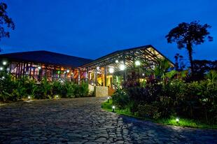 Rio Celeste Hideaway - CRRLUX