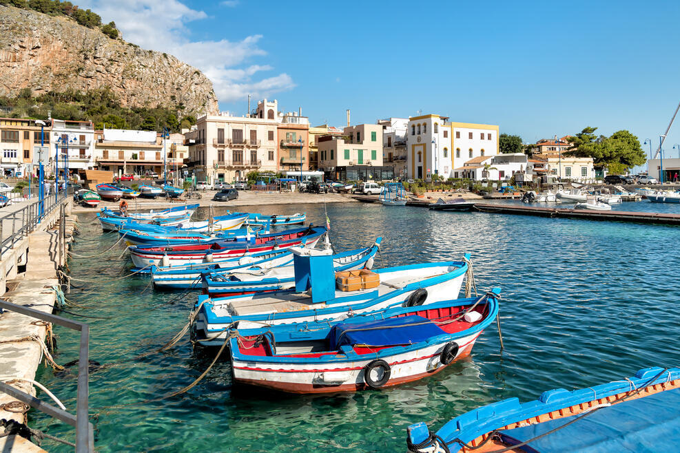 Hafen von Mondello
