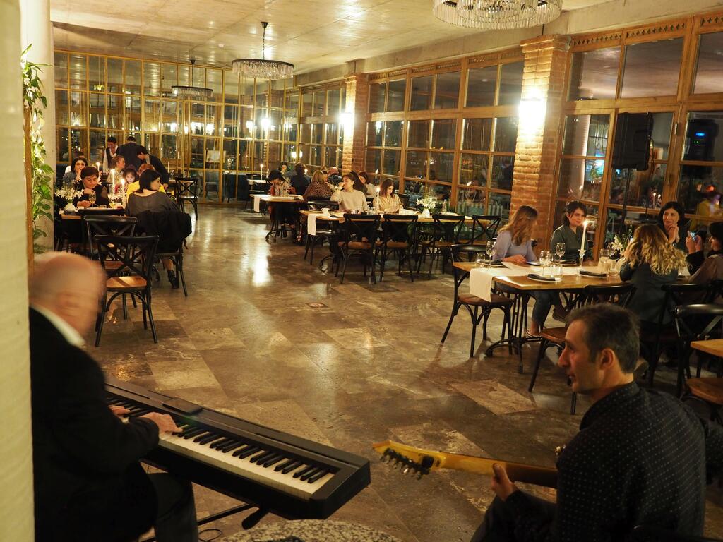 Restaurant mit Musikern