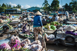 Schwimmender Markt am Mekong