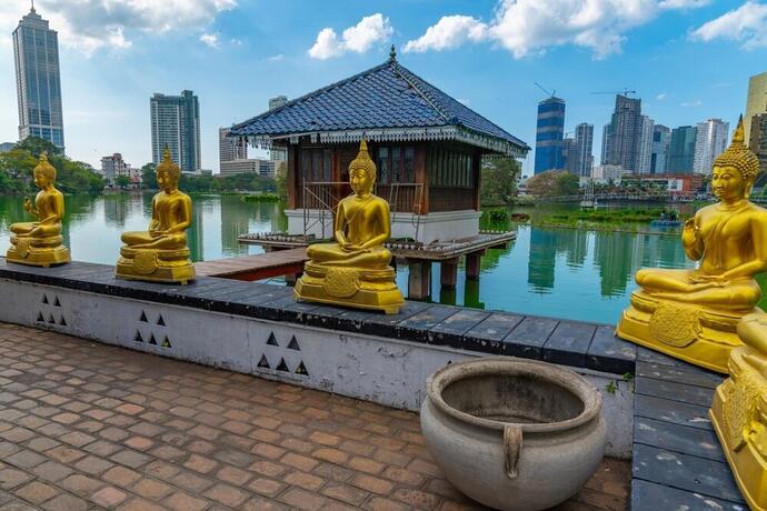 Buddha Statuen in Colombo