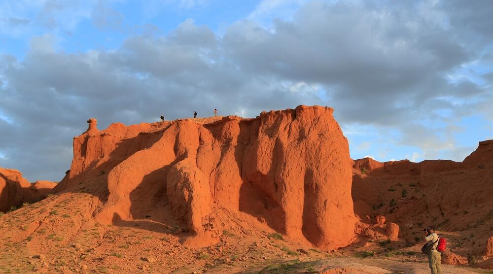 Rote Klippen von Bayanzag