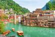 Am Flusse Tuo-Jiang der malerischen Stadt Fenghuang