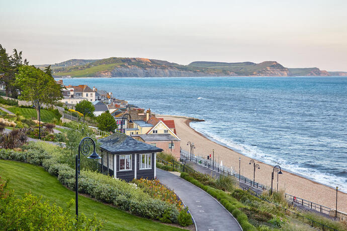 Gärten an der Strandpromenade von Lyme Regis