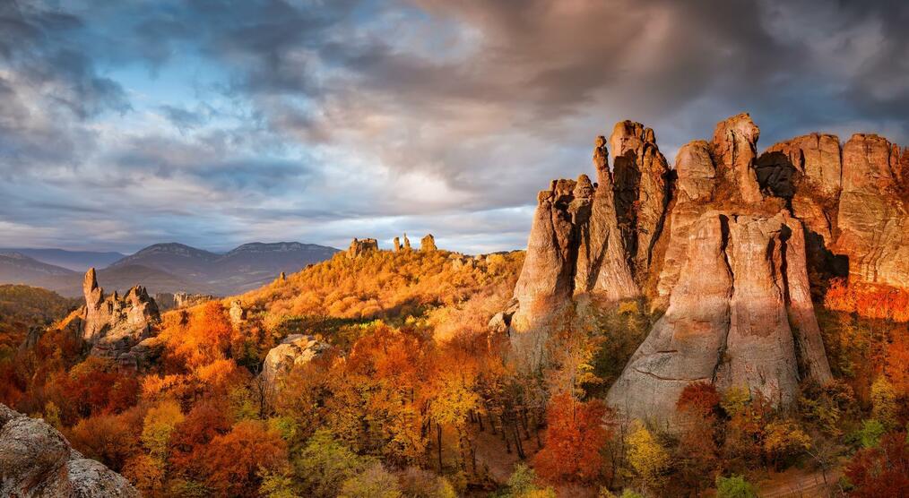 Belogradchik Rocks im Sonnenaufgang, Bulgarien Reisen