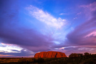 Uluru / Ayers Rock bei Sonnenuntergang 