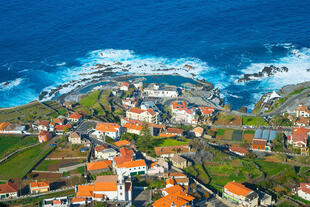 Panoramablick auf Porto Moniz 
