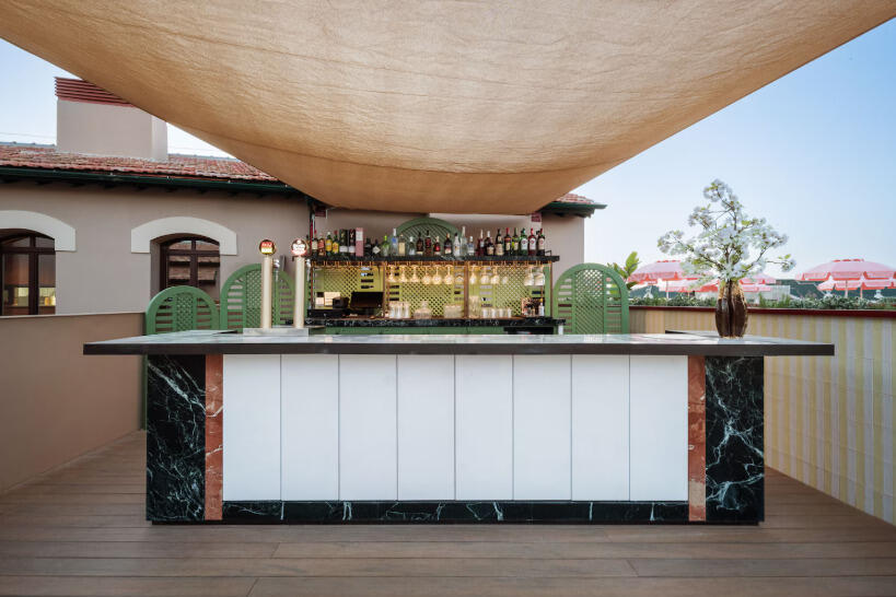 Rooftop Bar 