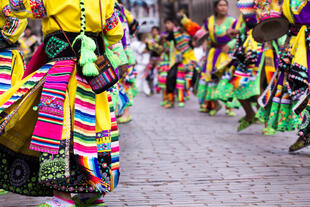 Peruanische Tänzerinnen