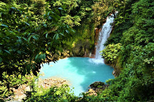 Río Celeste Wasserfall in Costa Rica 