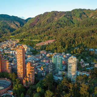 Blick auf Bogota mit Anden im Hintergrund