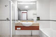Badezimmer des Standardzimmers im Crowne Plaza