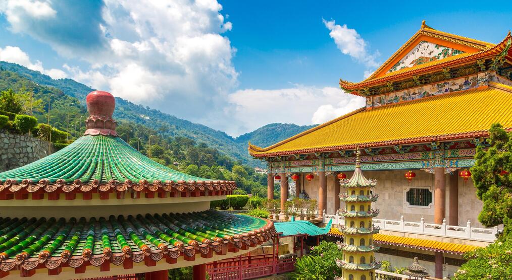 Blick auf den Tempel Kek Lok Si bei einer Gruppenreise durch Malaysia
