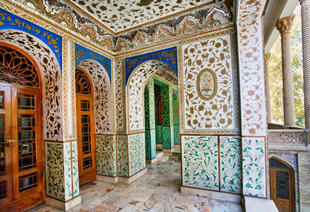 Traditionelles persisches Design im Golestan Palast