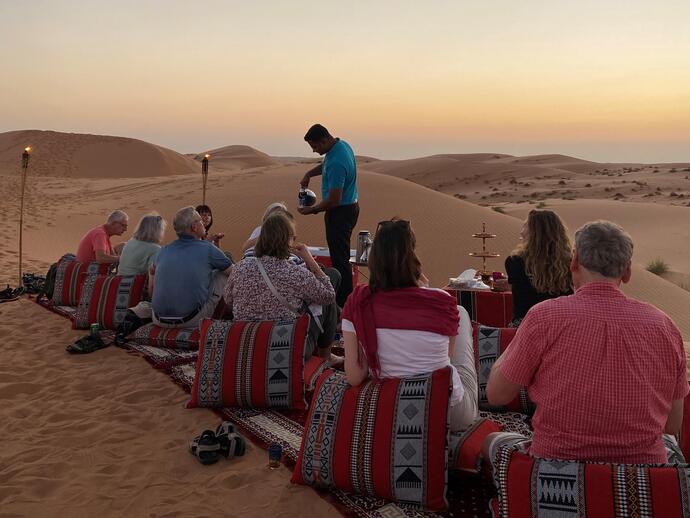 SKR-Gruppe genießt den Sonnenuntergang