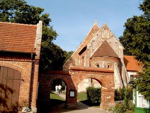 Kirche in Altenkirchen auf der Halbinsel Wittow in der Nähe von Wiek