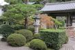 Außenansicht mit Zen-Garten
