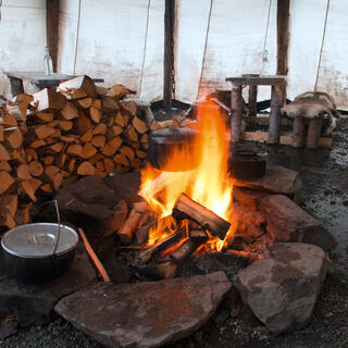 Feuer im Mongolian Yurt