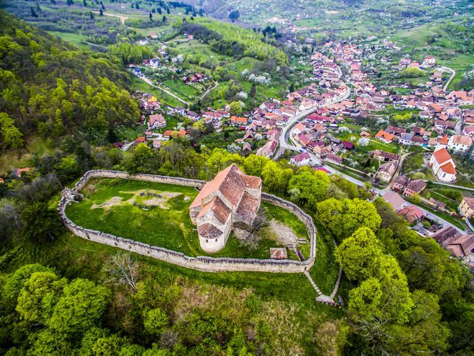 Luftaufnahme der Festung Cisnadioara