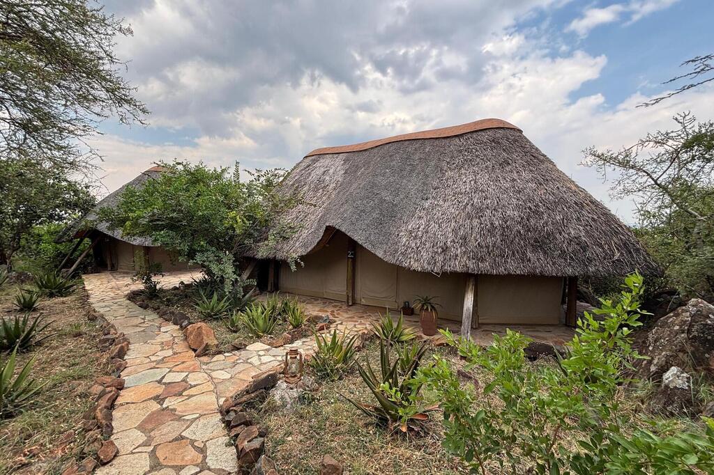 Aussenansicht der Grumeti Hills Lodge